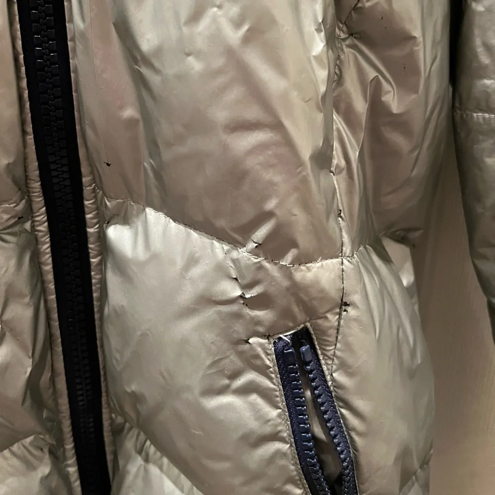 🌟HOST PICK🌟 American Eagle Silver Puffer Coat - Picture 16 of 16